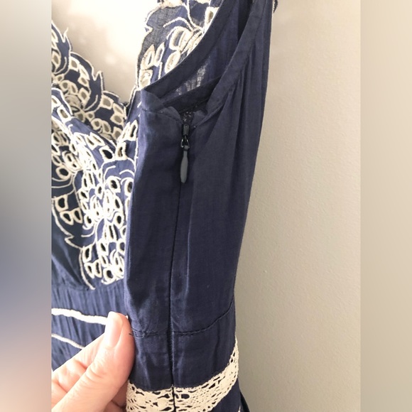 Floreat - Anthropologie Navy and Cream Lace Cotton Blouse - Size XS - Picture 6 of 9